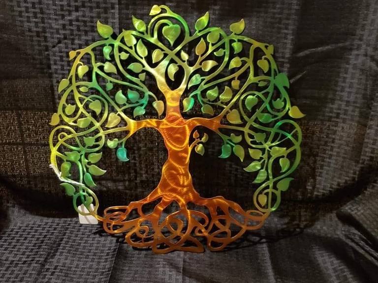 Color-finished tree of life metal art